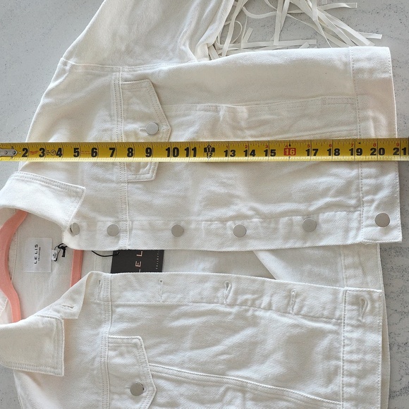 Le Lis Cream Jean Jacket - Picture 5 of 5